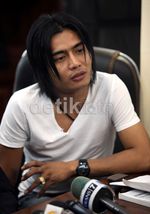 Charly Siap Ngamen Demi Gedung KPK