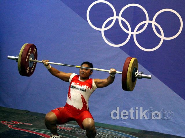 Atlet Angkat Besi Siap Berjaya di Olimpiade 2012