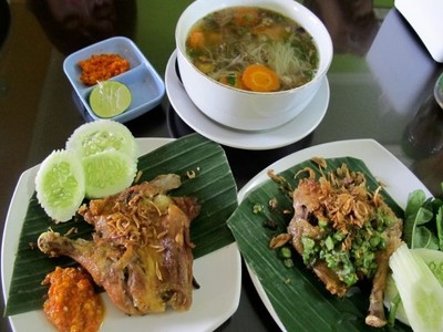 Mencicipi Gurih Enaknya Ayam Geprek Istimewa!