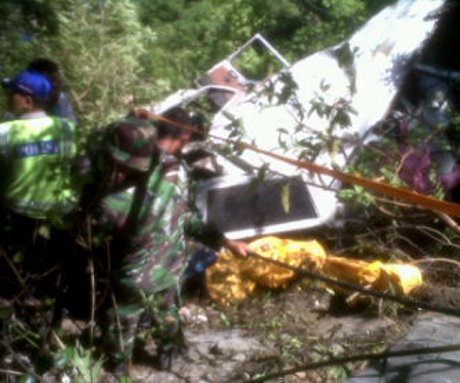 Minibus Masuk Jurang di Danau Toba, 7 Tewas 5 Kritis