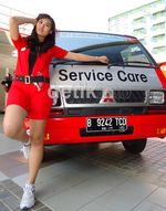 Montir Cantik di Bengkel Berjalan Mitsubishi