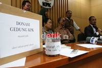 Abdul Rahman Saleh menyatakan dukungannya terkait program koin untuk gedung baru KPK. Ramses/detikcom.