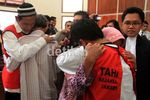Pembunuh dalam Koper, Satu Dipenjara-Satu Bebas