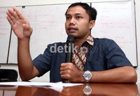 ICW beranggapan, Menkokesra pada saat itu, Aburizal Bakrie juga harusnya mengetahui. Pasalnya kontrak pengadaan alat itu harus diketahui menteri, karena nominalnya besar.