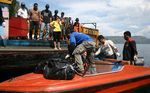 Minibus Masuk Jurang, 8 Orang Tewas