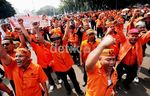 Seribuan Pak Pos Tuntut Kesejahteraan