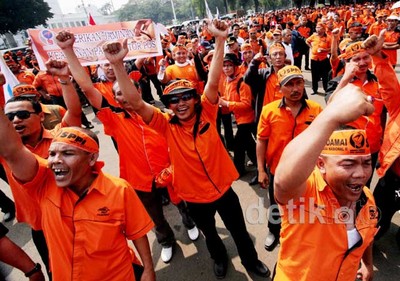 Seribuan Pak Pos Tuntut Kesejahteraan
