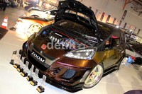 Honda Jazz itu dimodifikasi dengan tema street racing. (M Ikhsan/detikOto)
