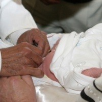 Jerman Larang Sunat Anak Kecil Lelaki