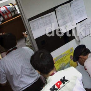 5 Jam Berlalu, Ruangan Zulkarnain Djabar Masih Digeledah KPK