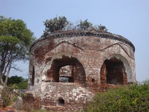Pulau dengan Benteng Besar Itu Bernama Kelor