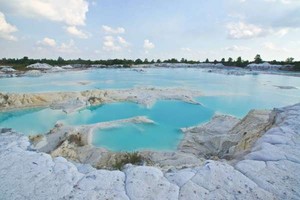 Kawah Putih Punya Kembaran di Belitung!