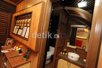 Nuansa interior kayu komposit ini dapat dilihat pada pameran Indonesia Building Technology 2012, di JCC Senayan, Jakarta.