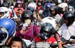 Angkutan Massal Tidak Diurus, Motor Membludak