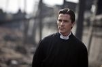 Aksi Christian Bale Bersama Aktor Asia