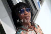 Gaya ngocol Pak Tarno. Gusmun/detikHot.