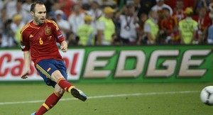 Pentingkan Tim, Iniesta Tak Tertarik Gelar Pemain Terbaik