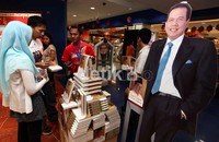 Diharapkan dengan diluncurkan buku ini dapat menjadi cambuk generasi muda. Tidak ada kesuksesan yang bisa dicapai seperti membalikan telapak tangan.