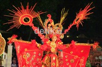 SBC 5 kali ini menampilkan tema Metamorphofis yang mengandaikan proses pembuatan batik dari selembar kain putih kosong menjadi selembar kain batik yang bernilai seni tinggi layaknya sebuah proses metamorfosa. Muchus Budi Rahayu/detikcom.