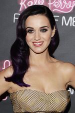 Simple Tapi Tetap Seksi Ala Katy Perry