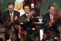 Sebelumnya, Pena Nieto menjabat gubernur negara bagian (semacam provinsi) yang beristrikan seorang bintang TV. Pena Nieto bisa dikatakan sebagai wajah baru di Partai Revolusioner Institusional (PRI), partai yang sudah mendominasi Meksiko selama 71 tahun. (Reuters).