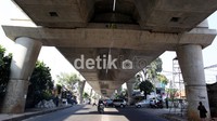 Jalan layang Antasari - Blok M yang waktu pelaksanaan pembangunannya selama 630 hari atau sekitar 1 tahun 7,5 bulan dengan sistem proyek multiyears sudah bisa dinikmati pengguna jalan di akhir tahun 2012.
