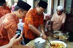 Hidayat Santap Asinan Betawi