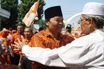 Hidayat Santap Asinan Betawi