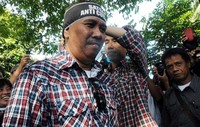 Jokowi melantik satgas anti money politic dan satgas anti curang di Jl Delima Ujung, Palmerah, Jakarta Barat, Senin, (2/7/2012). (dok Jokowi).