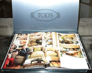 Tods Rilis Buku Kumpulan Foto Gaya Berbusana Pria Italia
