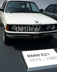 Model tahun ini memiliki kekhasan yang menonjol berupa bagian depan yang sangat khas BMW dan membuat publik dengan sangat mudah mengenalinya dari jauh sekalipun, yakni grille ginjal BMW. Dadan Kuswara/detikOto.