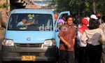 Berebut Naik Angkutan Umum