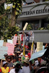 Demonstrasi ini digelar oleh Koalisi Nasional Penyelamatan Kretek.