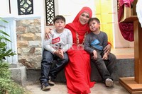 Dorce berpose bersama Baim dan kakaknya. Herianto Batubara/detikHot.