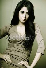 Pose Seksi si Cantik Sabrina