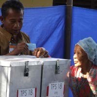 ICW Laporkan Dugaan Pelanggaran Dana Kampanye Pilkada DKI ke Panwaslu