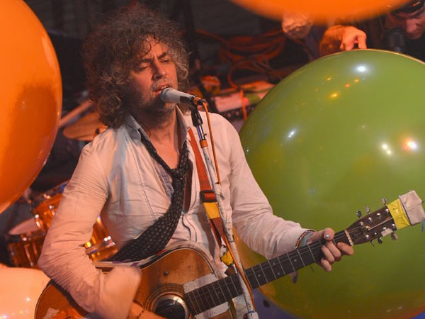 The Flaming Lips Gelar 8 Konser Sehari