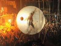 Perjalanan mereka itu pun didokumentasikan dan ditayangkan lewat O Music Awards Viacom dengan cara live stream selama 24 jam. Rick Diamond/Getty Images.