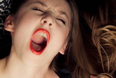 Saat Bercinta, Perempuan Lebih Berisik dari Pasangannya