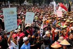 Ribuan Petani Tolak RPP Tembakau Disahkan