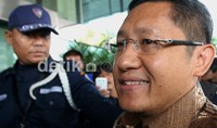 Menurut Anas, masyarakat menyorot kasus Hambalang dan berharap KPK segera menuntaskan kasus tersebut. Anas juga meminta KPK memproses cepat kasus lainnya. Ramses/detikcom.