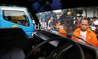 Modus tersangka yaitu merusak komponen mobil yang selanjutnya langsung diderek.