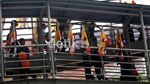 Halte Busway Jadi Medan Perang Spanduk Pilgub