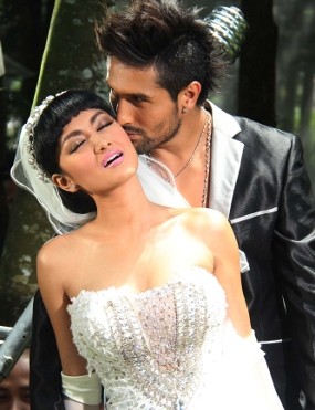 Gaston Masih Berjuang untuk Nikahi Julia Perez