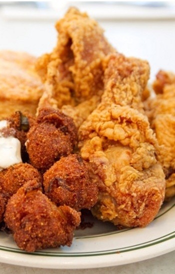 Kalau ke Amerika, Cicipi Fried Chicken Enak Ini! (1)