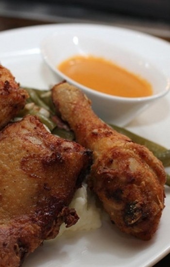 Kalau ke Amerika, Cicipi Fried Chicken Enak Ini! (2)