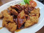 Asyiknya Santap Murmer Di Warung Taman!