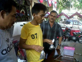 Suami Istri Berkomplot Curi Duit Buat Bayar Utang 