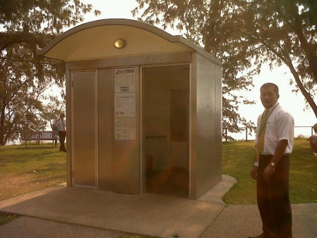 Toilet Umum Manusiawi A la Australia