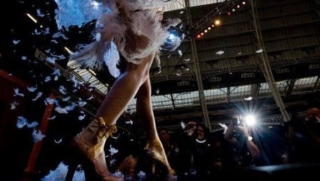 Kanada Larang Penari Bugil Asing